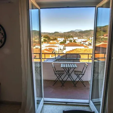 Arts At 5 Terre's Valley Apartman
